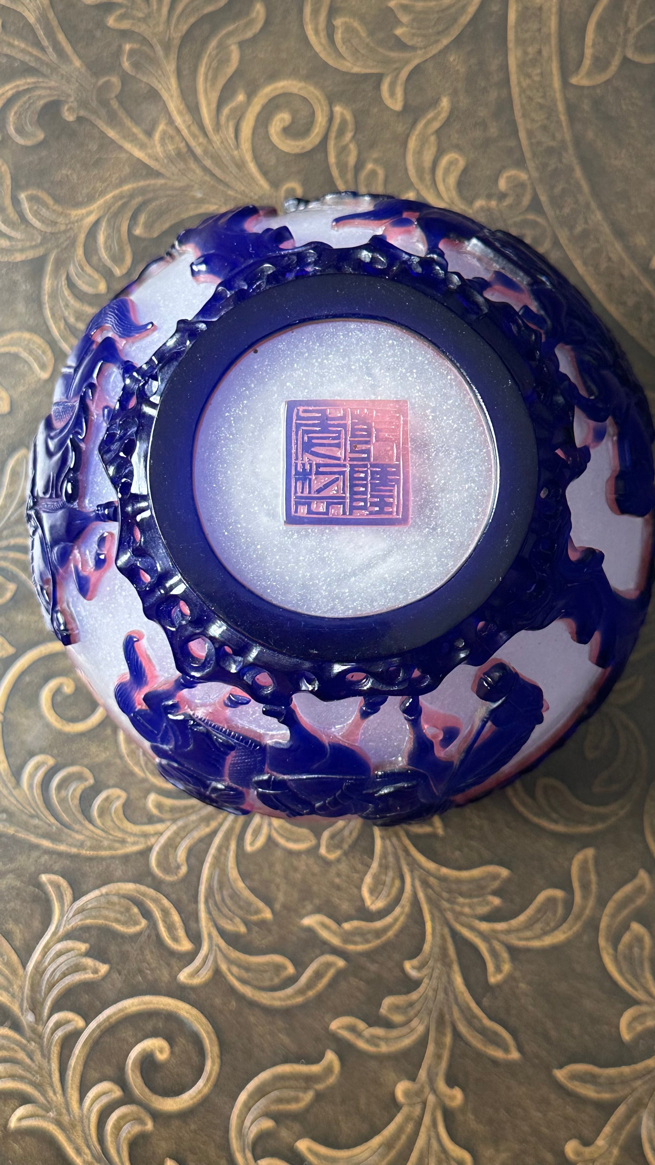 CHINA, QING DYNASTY Qianlong Period (1736–1795) A Snowflake-Ground Pale Violet Overlay Beijing Glass Jar and Cover