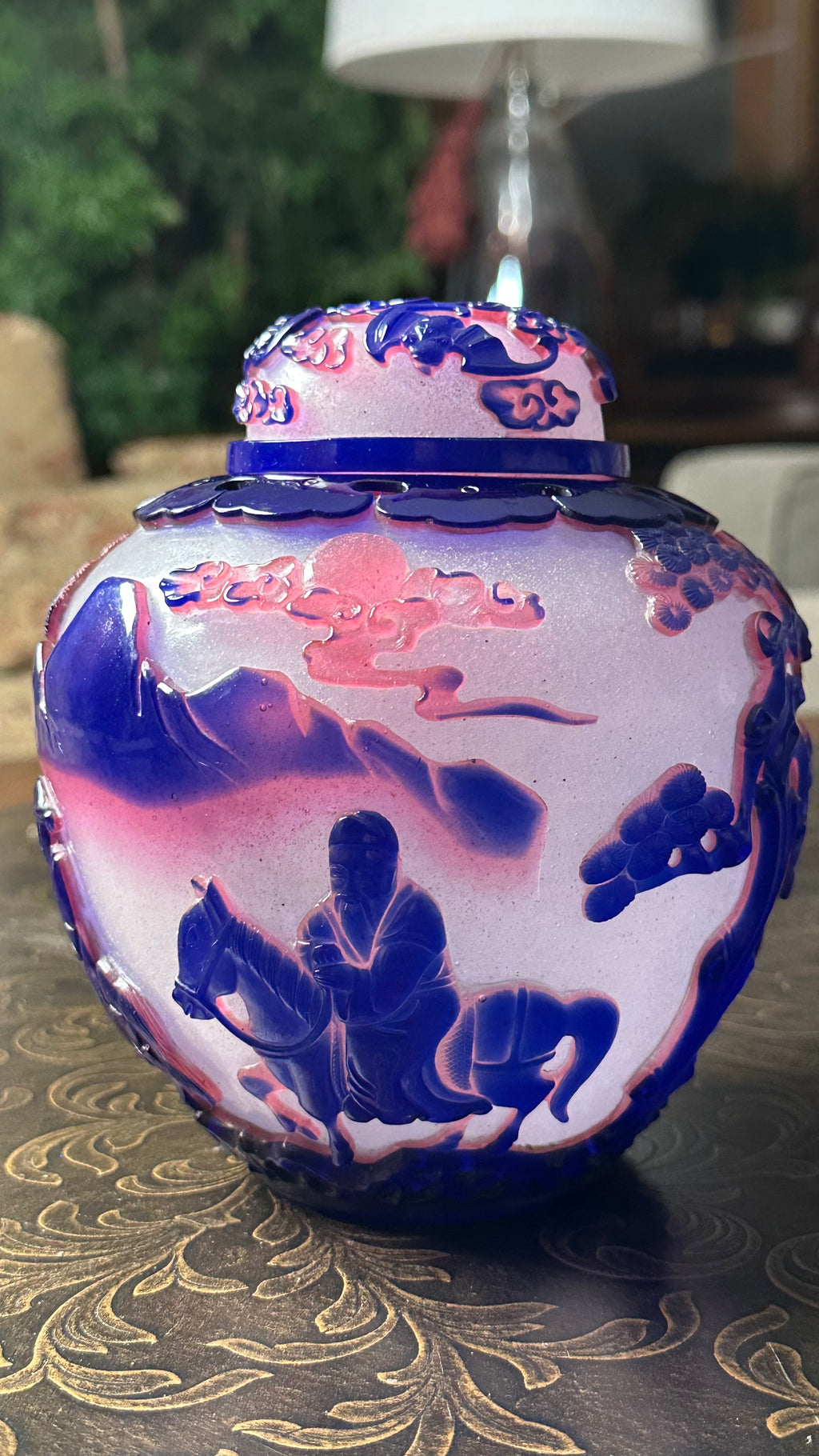 CHINA, QING DYNASTY Qianlong Period (1736–1795) A Snowflake-Ground Pale Violet Overlay Beijing Glass Jar and Cover
