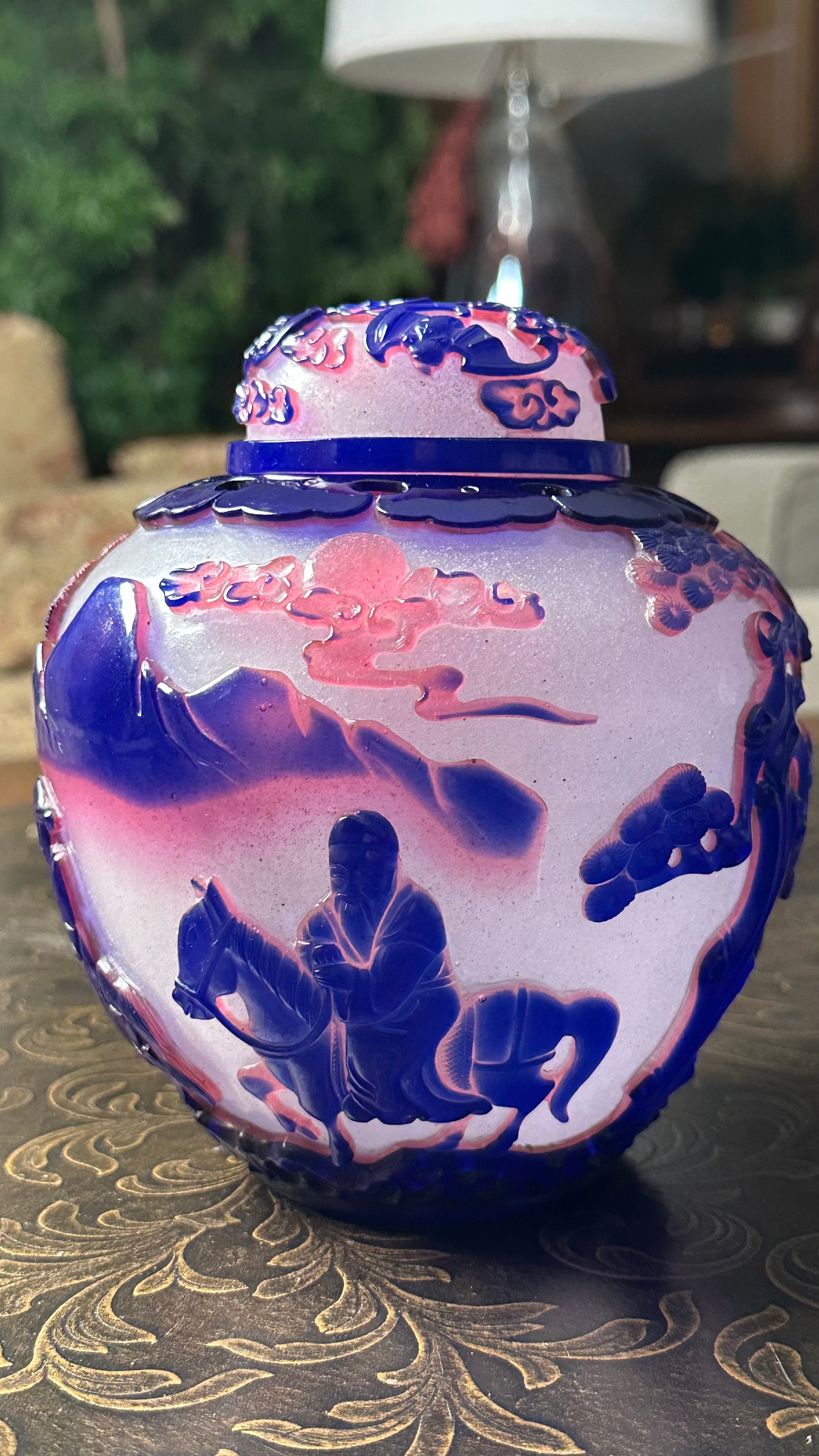 CHINA, QING DYNASTY Qianlong Period (1736–1795) A Snowflake-Ground Pale Violet Overlay Beijing Glass Jar and Cover