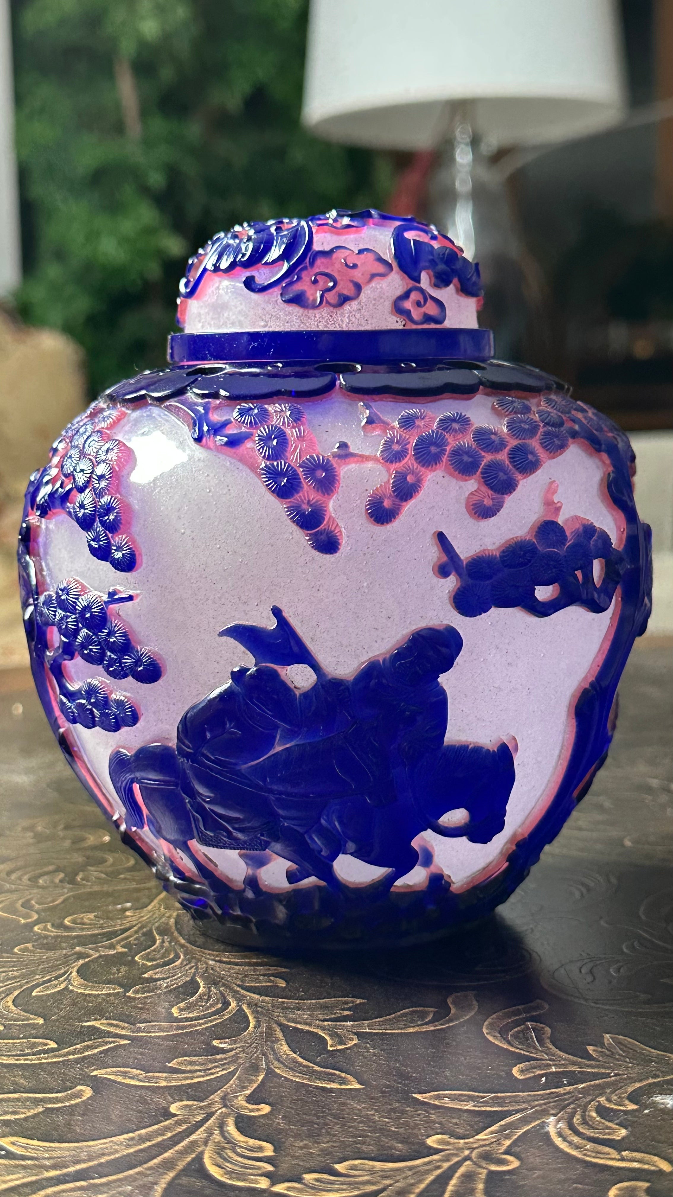 CHINA, QING DYNASTY Qianlong Period (1736–1795) A Snowflake-Ground Pale Violet Overlay Beijing Glass Jar and Cover