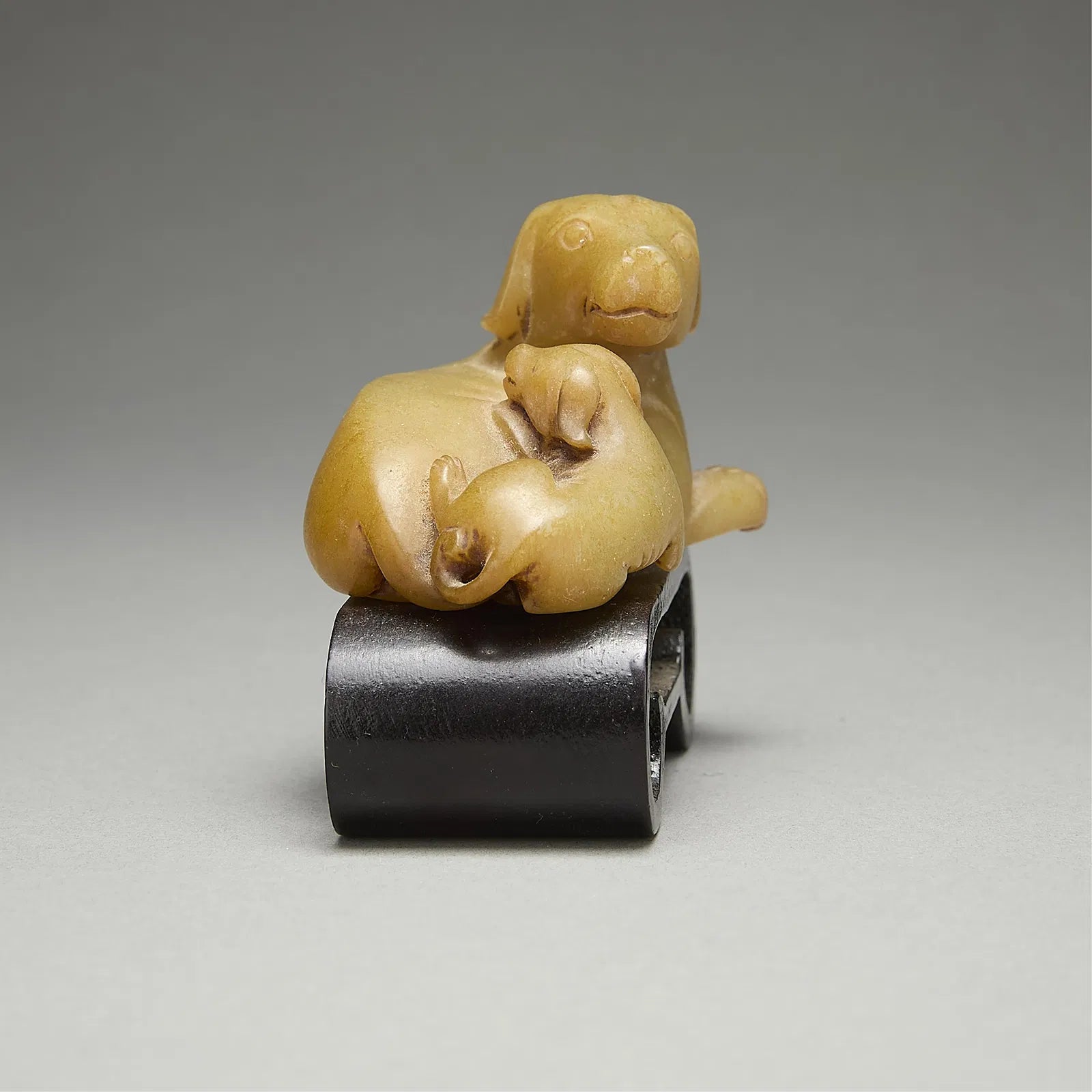 Song Dynasty Shoushan Stone Carving: Mother Dog with Puppy