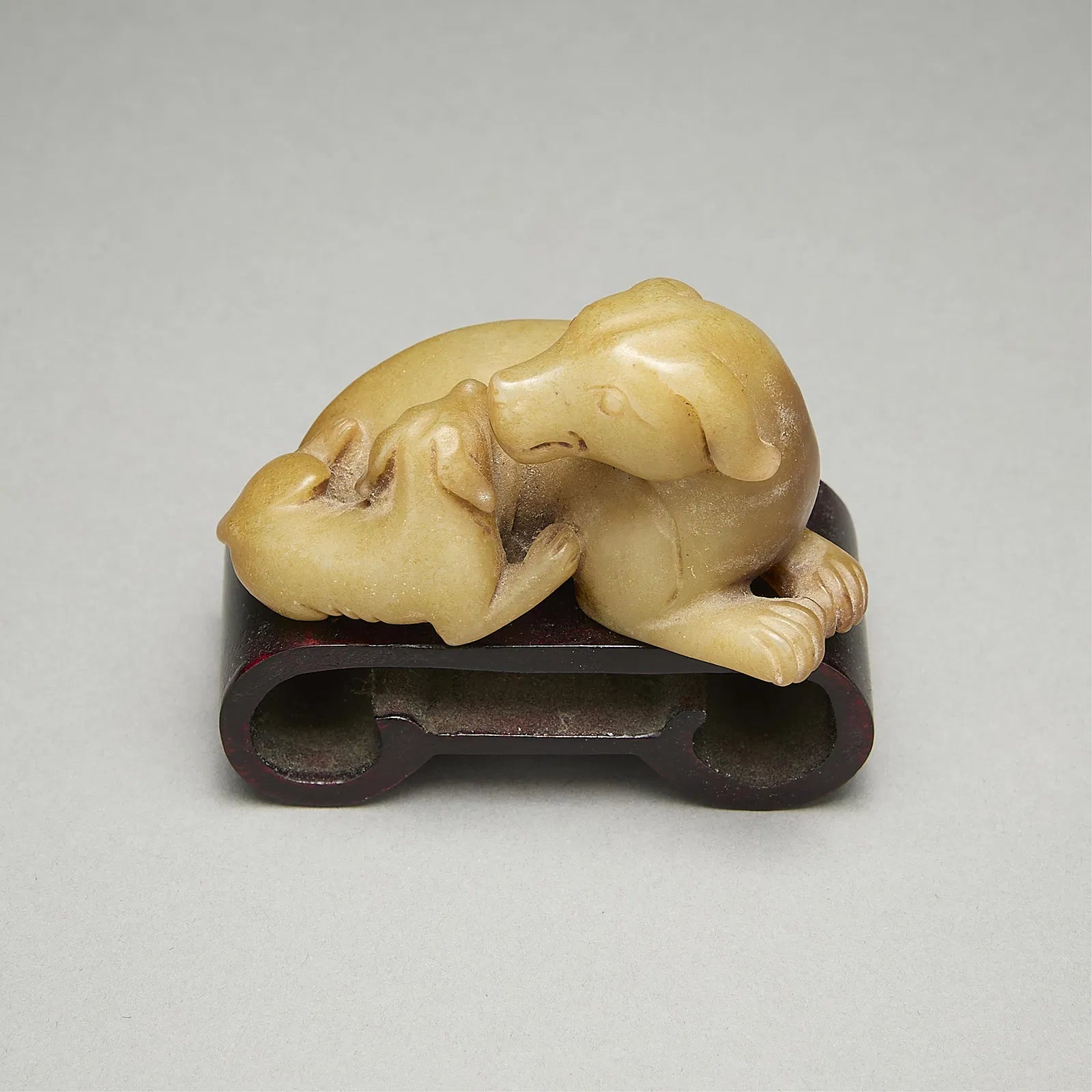 Song Dynasty Shoushan Stone Carving: Mother Dog with Puppy